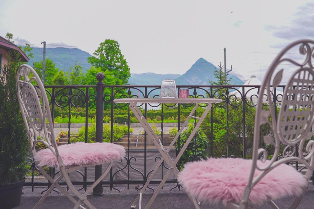 Guest Haus On The Lake Hotel Därligen Buitenkant foto